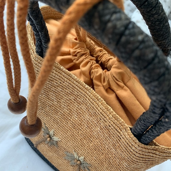 Woven palm tree purse - Picture 2 of 5